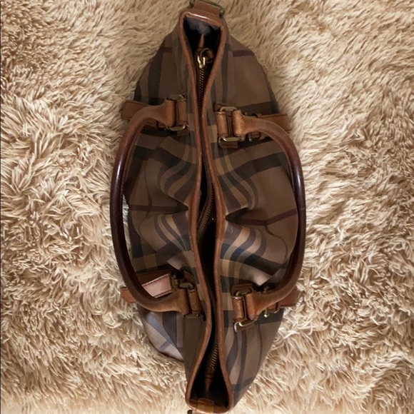 Auth Burberry Smoked Check Northfield Tote - Picture 6 of 16